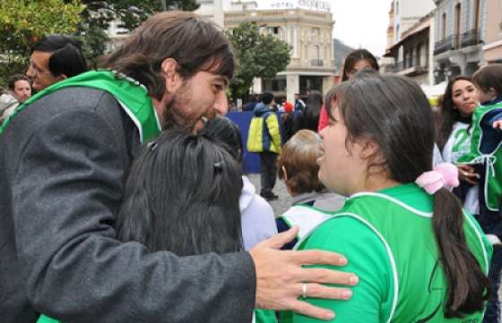 La empresa social Textil Güemes confeccionó la indumentaria para ASDRA