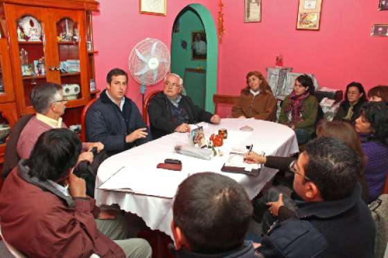 Los ministros de Seguridad y Salud se reunieron con vecinos del barrio San Carlos