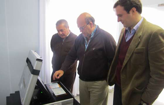 Comenzó la distribución de máquinas de voto electrónico