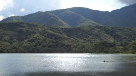 Se firmará un convenio para fomentar la actividad turística en el dique Las Lomitas