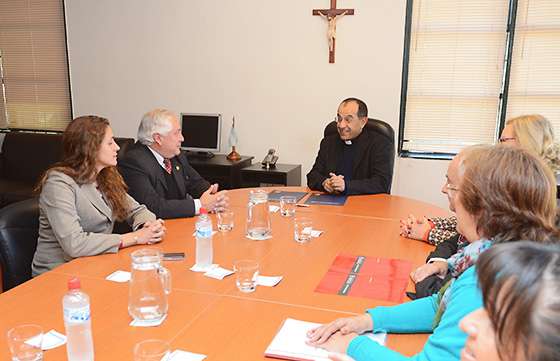 El Ministerio de Salud y la Ucasal realizarán proyectos de investigación y atención