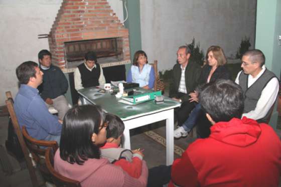 El ministro de Seguridad se reunió con vecinos del barrio El Huaico