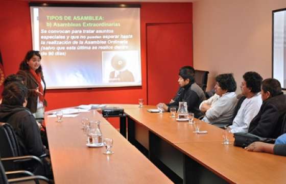 Brindan herramientas para constituir una cooperativa en la zona sur