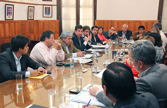 El ministro Sylvester se reunió con Diputados