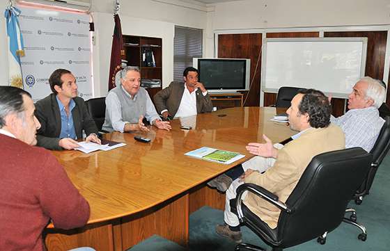 Reunión con productores agropecuarios