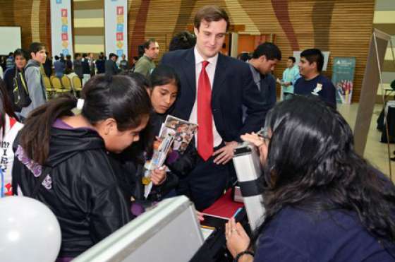 El VotoMóvil capacita a los jóvenes en la Expo Futuro