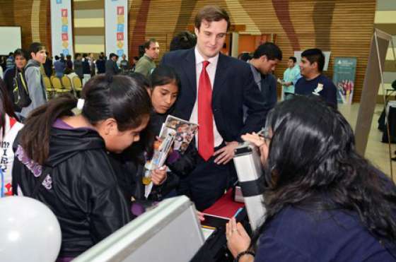 Más de 8.000 jóvenes aprendieron a utilizar el voto electrónico