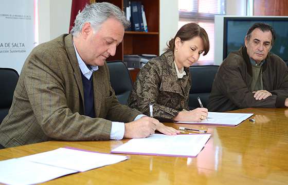 La Provincia y el Macro formalizaron la línea de créditos para productores afectados por la sequía