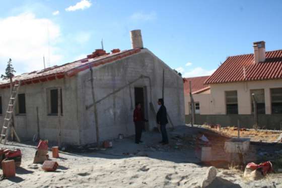 En Cachi se construyen dos viviendas para médicos