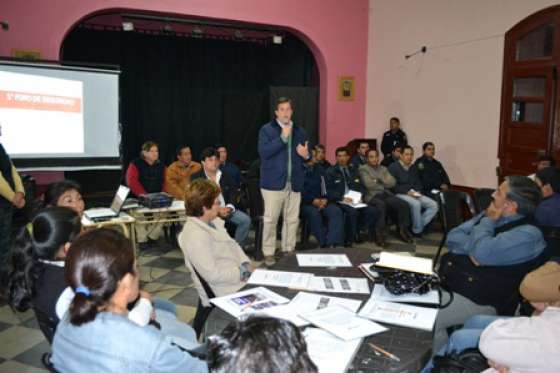 En J.V. González se llevó a cabo el Primer Foro de Seguridad Vecinal