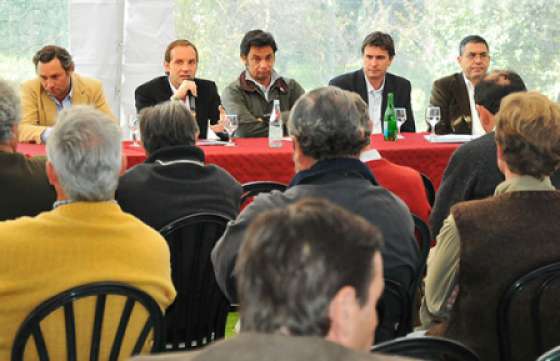Reunión con productores salteños en la Sociedad Rural