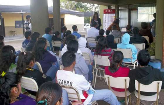 Más de 300 alumnos de Aguaray se capacitaron en materia de consumo