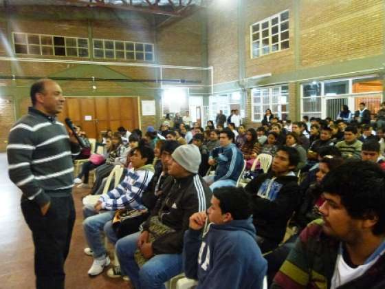 Más de 5.300 estudiantes de Orán participan en talleres preventivos de adicciones y violencia