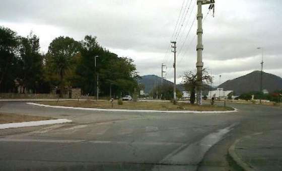 Realizaron trabajos de pintura en la señalización de las avenidas Arenales y Perón