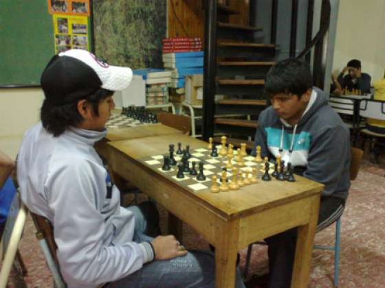 Estudiantes secundarios concretaron las finales de ajedrez de los intercolegiales Miguel Ragone