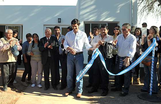 “Venimos no sólo a inaugurar obras sino a asumir compromisos con la gente” dijo Urtubey en Coronel Moldes