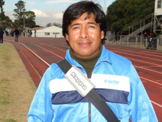 El técnico de la Selección Argentina Paralímpico de pesas busca talento en los Juegos Evita