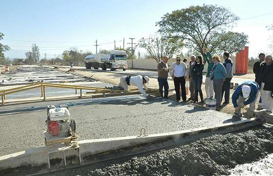 Avanzan las obras de pavimentación en el acceso a Rosario de la Frontera