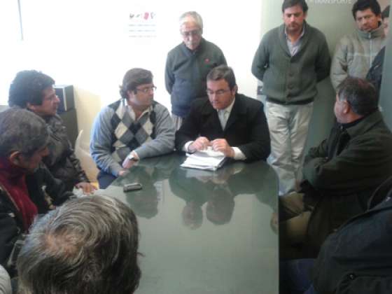 Autoridades de la AMT se reunieron con representantes del Frente de Taxistas Salteños