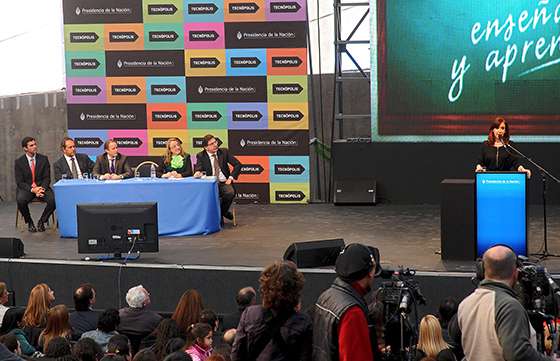 El Gobernador participó en la entrega de certificados del programa FinEs