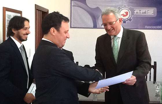 Entregaron certificados de adjudicación a empresas del Parque Industrial de General Mosconi