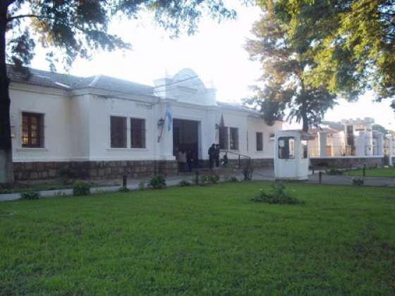 Instalan inhibidores de celulares en el Penal de Villa Las Rosas