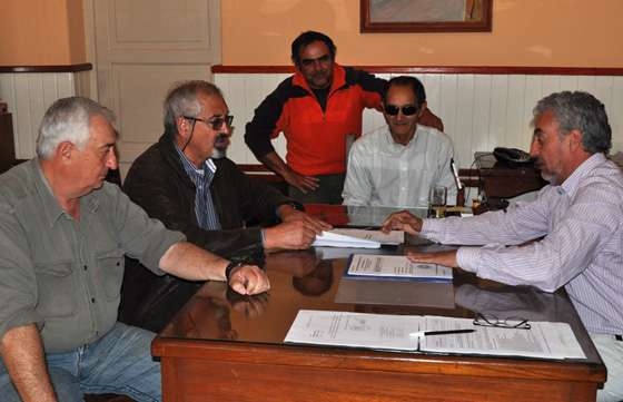 En la zona de El Galpón se reparan y limpian canales