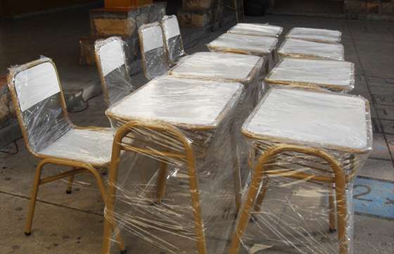 Entregaron pupitres restaurados para la comunidad de la Escuela Jacoba Saravia