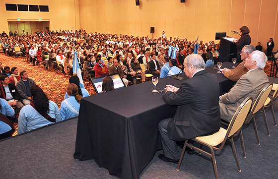 Más de mil integrantes del equipo de salud intercambian experiencias sobre APS