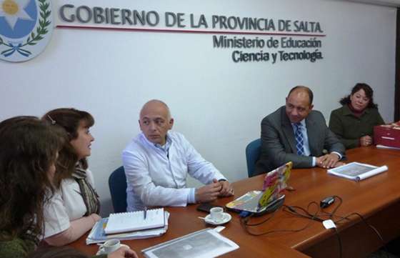 Asistencia en la escuela Tobar García a jóvenes con discapacidad intelectual