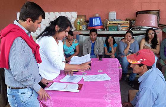 Familias de General Güemes firmaron las escrituras de sus lotes