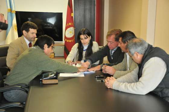 Estudian mejoras en la infraestructura de las localidades de Vaqueros y La Caldera