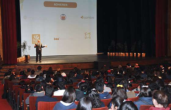 Más de mil estudiantes secundarios participan de un foro sobre concientización ambiental