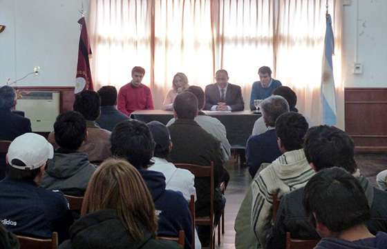 Científicos argentinos y belgas capacitarán en robótica a docentes y estudiantes salteños