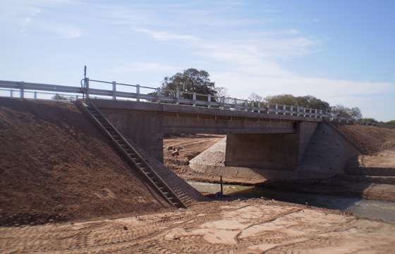 Está habilitado el tránsito en el puente de La Cañada
