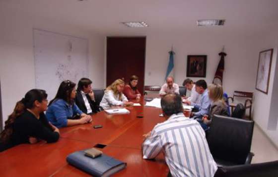 Dan respuestas a vecinos de la zona este sobre el servicio de agua potable