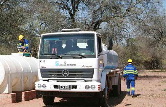 Aguas del Norte brindó asistencia a escuela de paraje El Traslado