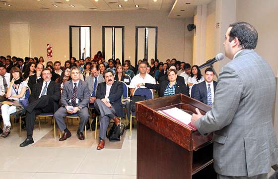 Capacitación sobre Tribunales de Tratamiento de Drogas con jueces internacionales