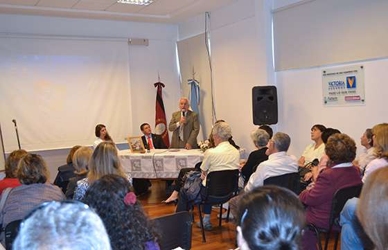 Presentaron libro sobre la relación con las comunidades originarias de Julio Petrafaccia