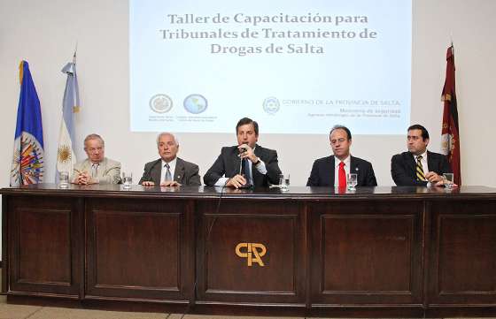 El ministro Sylvester encabezó el acto de cierre del taller sobre Tribunales de Tratamiento de Drogas