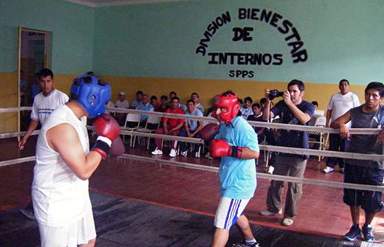 Internos de Villa Las Rosas recibieron certificados de aprobación del curso de arbitraje de boxeo