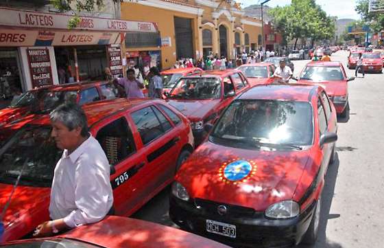 Será presentado a los ministros de Economía y Seguridad un proyecto de las agrupaciones de taxistas