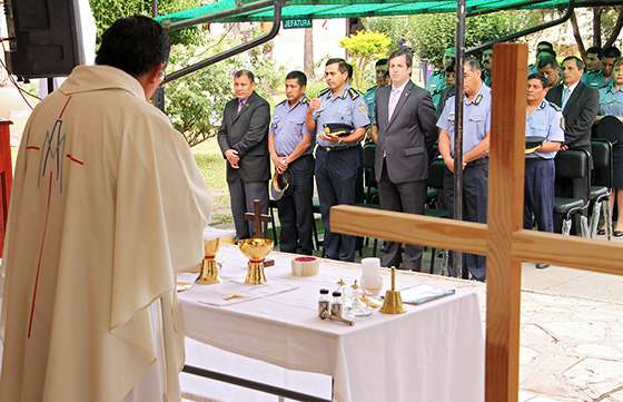 Reconocimiento a la trayectoria del comisario Regino Monteros