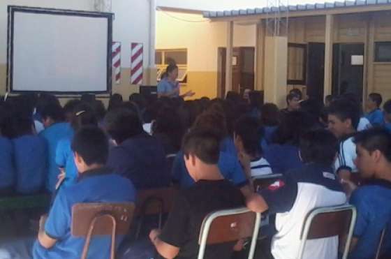 Taller preventivo sobre autoestima y suicidio en barrio Municipal