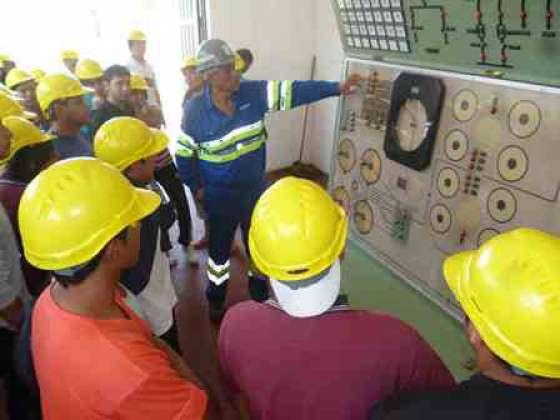 Alumnos de la escuela Saravia visitaron la planta depuradora sur