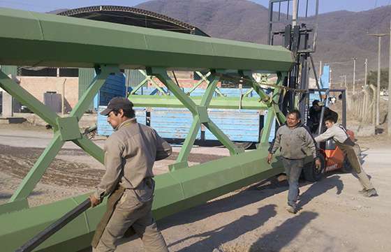 Última etapa de ejecución de la  pasarela peatonal que conectará a dos comunidades con Salvador Mazza