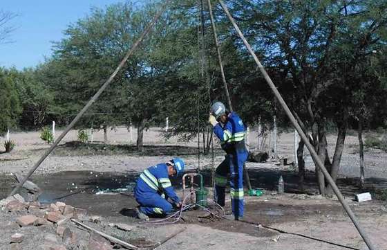 Aguas del norte brindó asistencia a escuela del paraje La Esperanza