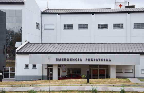 Atención en los hospitales y centros de salud durante el feriado de hoy