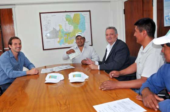 Productores de Iruya recibieron aportes para la compra de equipamiento
