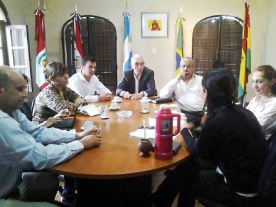 Coordinan estrategias de cooperación internacional